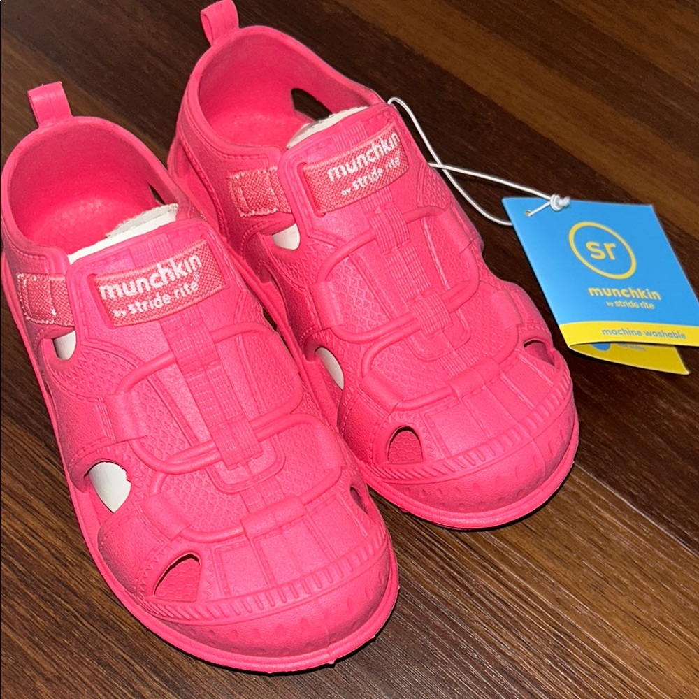 Munchkin Toddler Laguna Waterproof Water Shoes Brand New W/ Tags